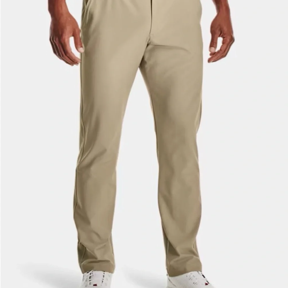 Dockers Men's relaxed fit Khaki Chinos